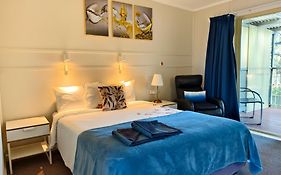 Donald Riverside Motel