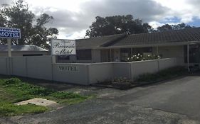 Donald Riverside Motel